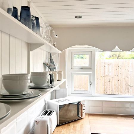Cosy Cottage In Mersea - Walking Distance To Beach And Town West Mersea Esterno foto